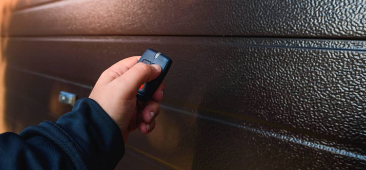 automatic door opener with remote control in Hialeah
