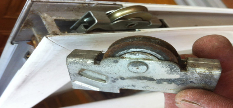 screen door roller repair in Hialeah